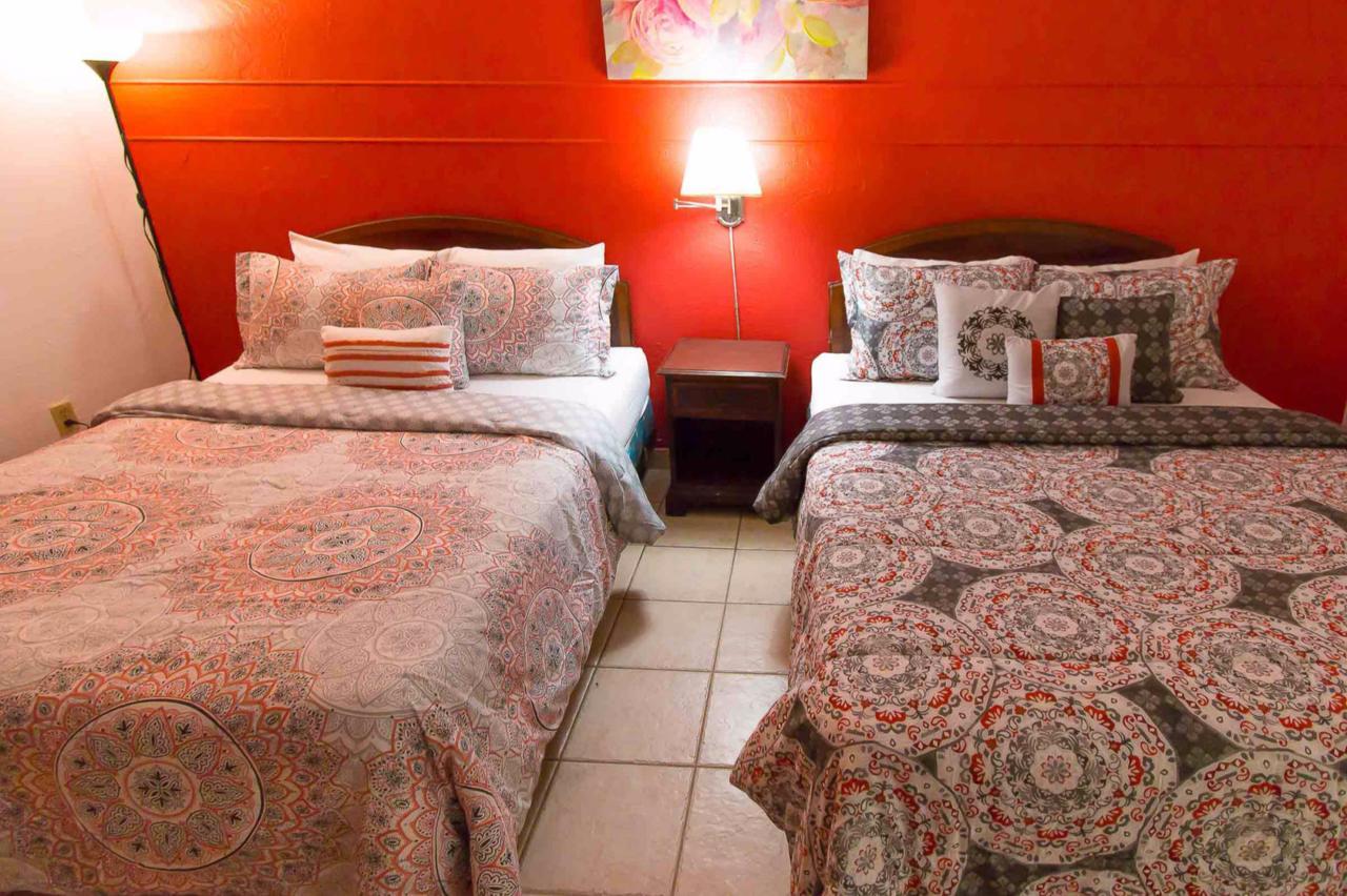 Gables Inn โครอลเกเบิลส์ ภายนอก รูปภาพ